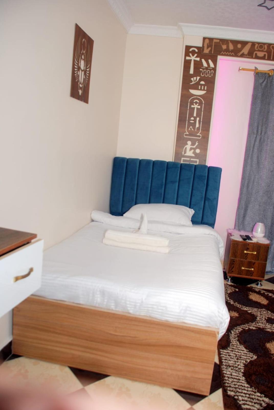 Pyramids Show Hotel Kafrat al Jabal ภายนอก รูปภาพ